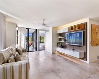 Pisces Apartments - Noosa Heads - Sala de estar