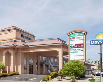 Days Inn by Wyndham Yuma - Yuma - Rakennus