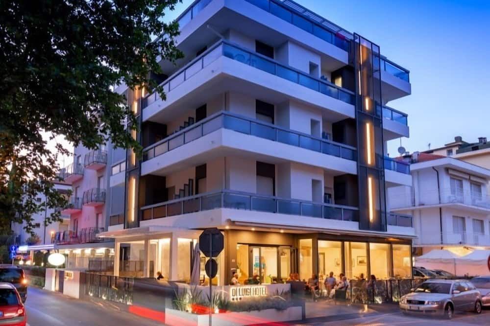 ريسيون بيتش هوتل فيرو بوتيك تهتل