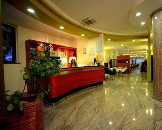 Iacone - Chieti - Front desk
