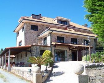 Hotel Rústico Punta Uia - Uhía - Building