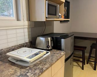 Whole Suite to Yourself at Coquitlam Centre! - Port Coquitlam - Kitchen