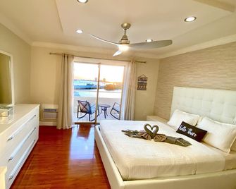 Deluxe waterfront one bedroom apartment with Miami Skyline view, free parking 5 mins drive to Miami Beach - Miami Beach - Habitación