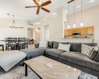 Modern Home W/ Private Pool, Central Ac, Wifi, Private W/D, & Private Gas Grill - Goodyear - Living room