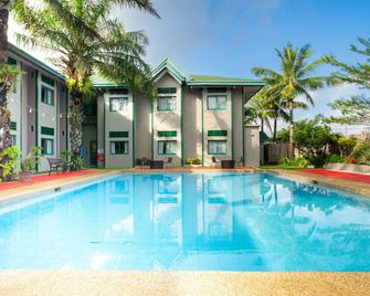 Microtel by Wyndham Cabanatuan - Cabanatuan City - Pool