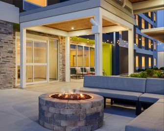 Home2 Suites By Hilton Springfield - Springfield - Building
