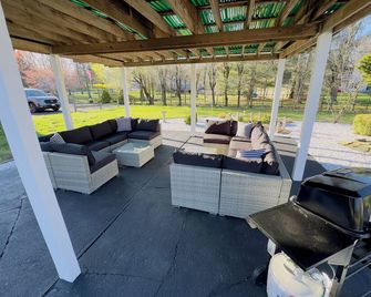 La Casita - A Home Away from Home - Wappingers Falls - Patio