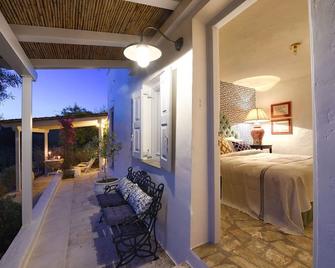 The Dutch Suite: Romantic Boutique Guesthouse - Porto Cheli - Balcone