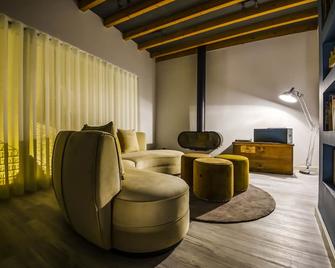 Bachareis Charming House - Figueira da Foz - Living room