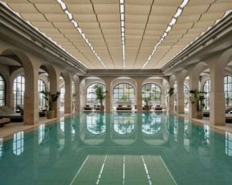 Oku Andalusia - San Roque - Piscina