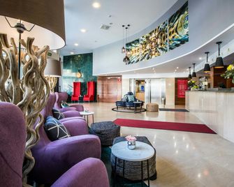 Leonardo Hotel Barcelona Gran Via - Barcelona - Front desk