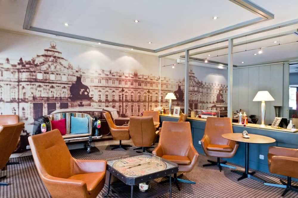 ٓنا نيوتل، ترايدمارك كوليكشن باي ويندام - شتوتغارت - ردهة