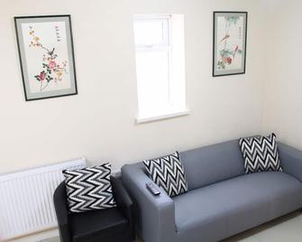 Van Apartments - Caerphilly - Living room