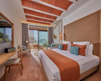 The Club Cala San Miguel Hotel Ibiza, Curio Collection by Hilton - Puerto de San Miguel - Habitación