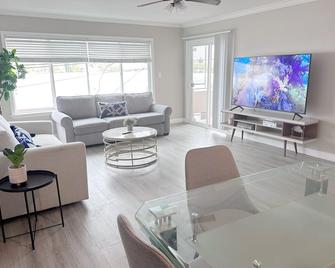 Spacious South Bay Condo - Torrance - Stue