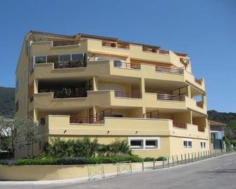 Nyons Drôme Provençale France - Nyons - Edificio