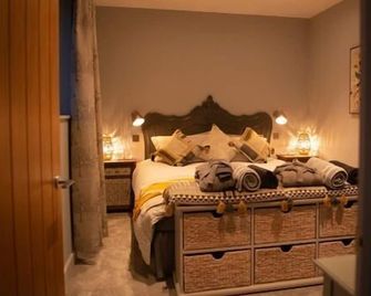 Unique Boutique Luxury Bed and Breakfast - Chichester - Bedroom