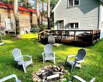 Experience the ADK’s @ Caroga Lake rustic camp-beach, golf, hike, concerts, bike - Caroga Lake - Patio