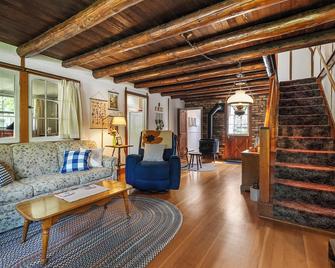 Fish Creek Farmhouse by Simple Life Rentals - Fish Creek - Sala de estar