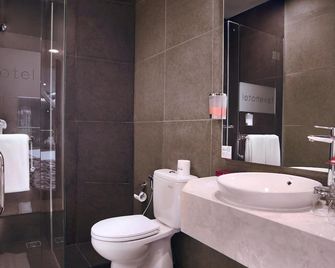 Favehotel Ltc Glodok - Jakarta - Badrum