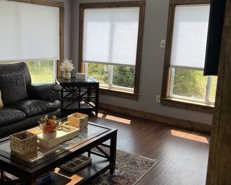 Remodeled historical farmhouse near Acadia National Park - Gouldsboro - Sala de estar