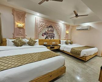 The Mewar Palace And Resort - Shivpuri - Bedroom