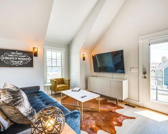 14 Mi to Dtwn Denver Sleek Westminster Home - Westminster - Living room