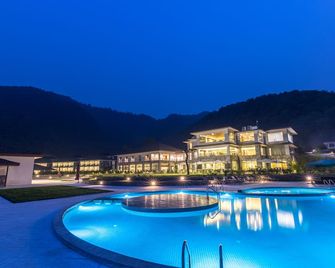 Mountain Glory Forest Resort & Spa - Pokhara - Pool