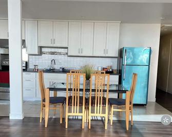 Spacious House in El Cerrito with bay view - El Cerrito - Kitchen