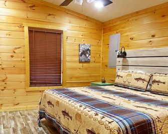Time to relax and unwind! Hot tub, robes and Views, dogs ok 7 miles to Casino - Whittier - Bedroom