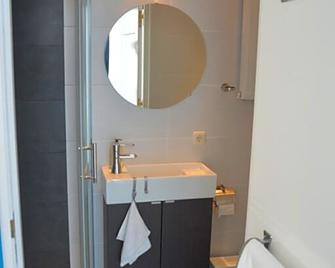 Het Blauwe Huis - Reuver - Badkamer