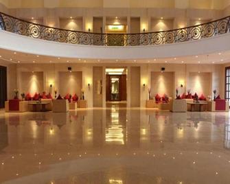 Evershine Resort & Spa - Mahabaleshwar - Lobby