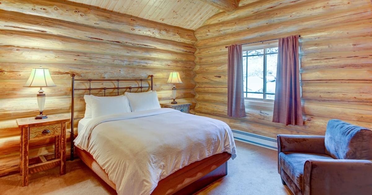 Roosevelt Lodge & Cabins - Inside The Park from $281. Mammoth Hotel Deals &  Reviews - KAYAK