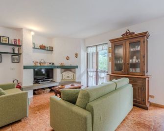 Nice apartment for 6 people with WIFI, TV, balcony and pets allowed - 스트렘보 - 거실