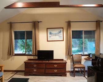 Dean Creek Resort - Redway - Sala de estar