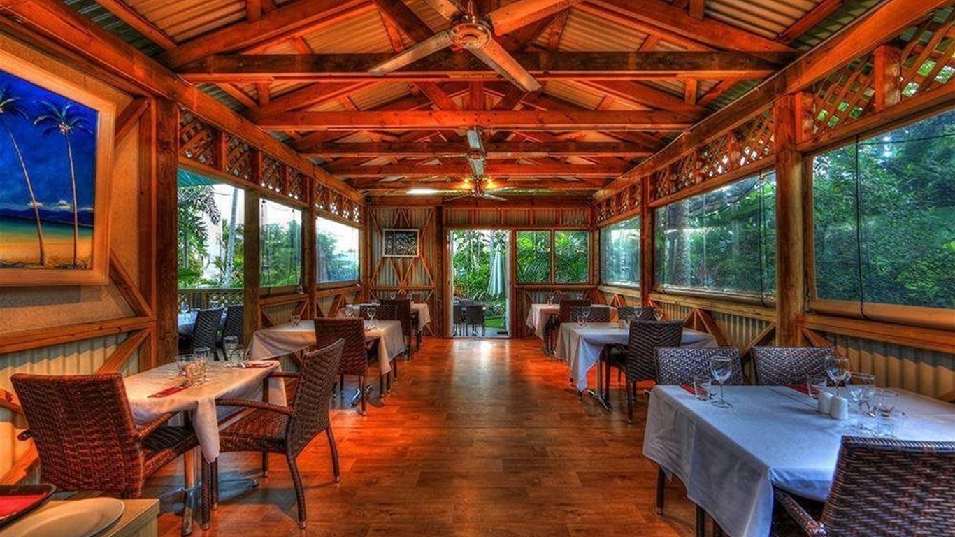 Castaways Resort & Spa Rainforest