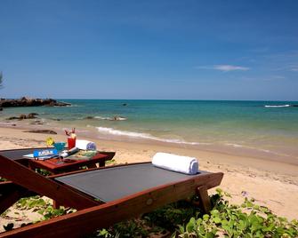 森斯瑪律考拉克海濱度假酒店 - 塔庫巴 - 拷叻 - 海灘