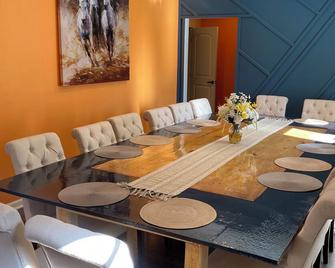 The Cg Suites - Columbus - Dining room
