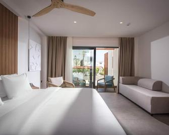Noble Hotel & Suites - Adults Only - Гувес - Спальня