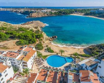 Tranquil Modern Studio | Near the Beach | Sleeps 2 - Es Mercadal - Piscine