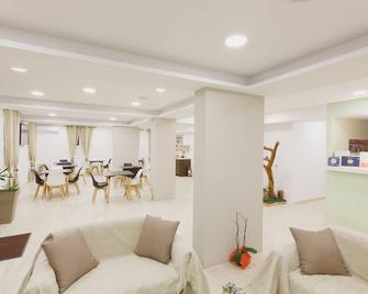 Agros (One bedroom apartment apartment garden & Mountain View ) - Poros - Huiskamer