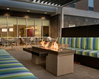 Home2 Suites By Hilton Roseville Minneapolis - Roseville - Binnenhof