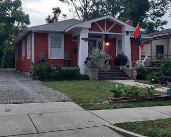 Stay in a lovely historic home close to beach, town, and casinos. - Gulfport - Building