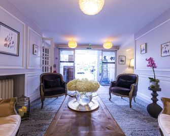 Hotel Le Lion D'Or et Restaurant La Table Du Lion - באיואו - סלון