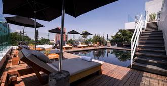 Hotel Demetria - Guadalajara - Zwembad