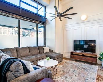 Urban Sterchi Lofts - Downtown Knoxville - Knoxville - Living room