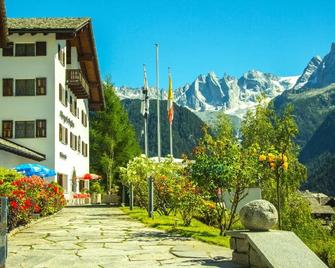 Hotel La Soglina - Bregaglia - Außenansicht