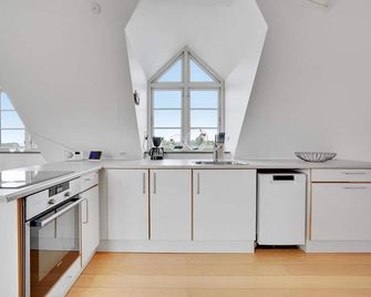 Awesome Apartment In Nordborg With Wifi - Nordborg - Küche