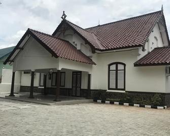 Roemah Djatinegara - Jakarta - Clădire