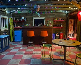 Entire bungalow in Hillier - Wellington - Bar